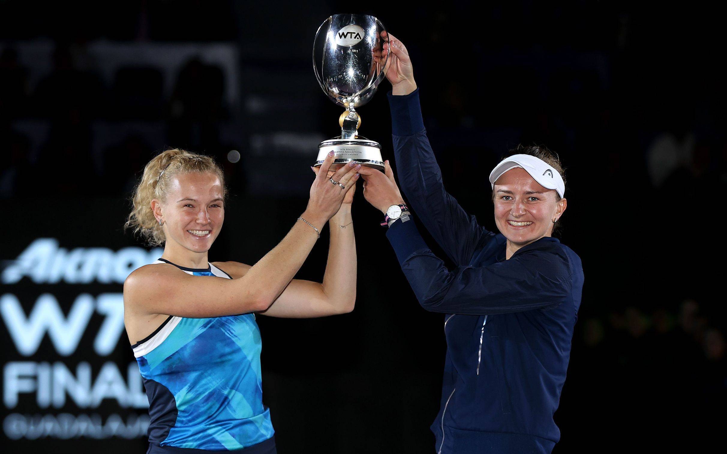 随后通过两 随后通过两